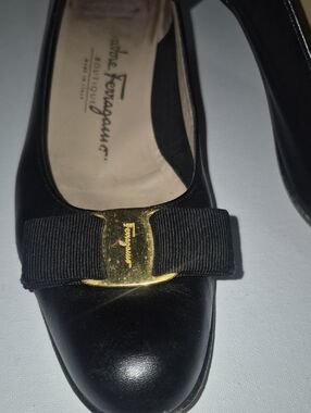 Salvatore Ferragamo Black Vara Bow Leather Flats with Gold Logo Plaque 7 1/2